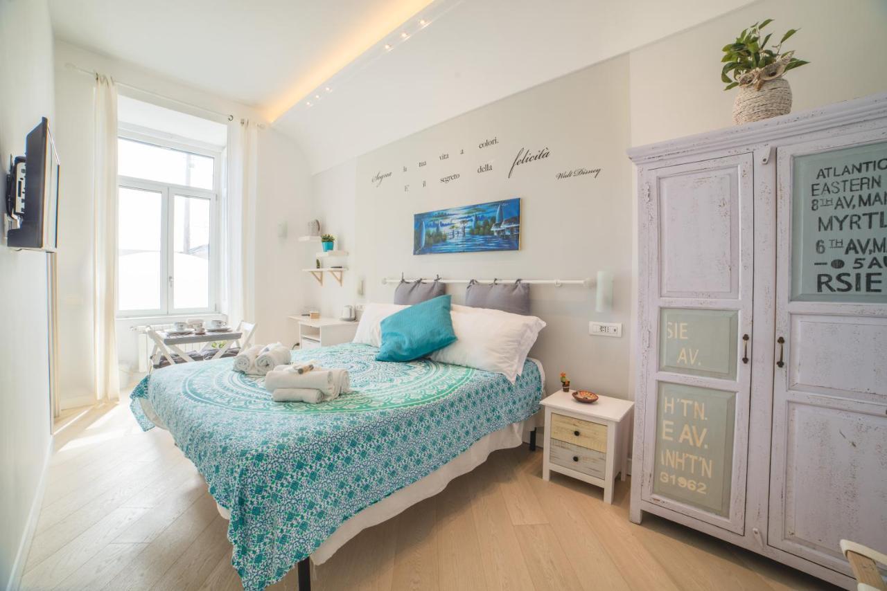Couette-café Bed In *